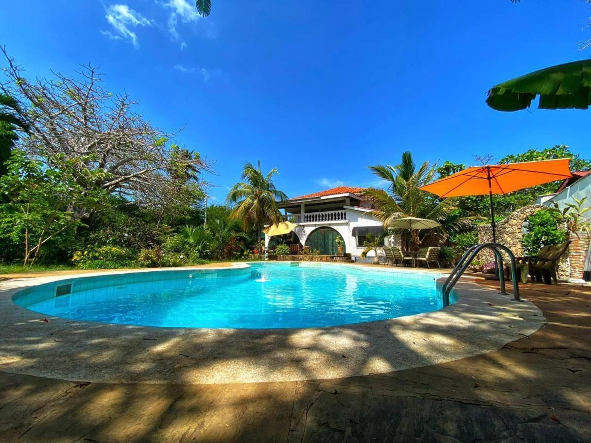 Tradewinds Lodge Diani Beach Exterior photo