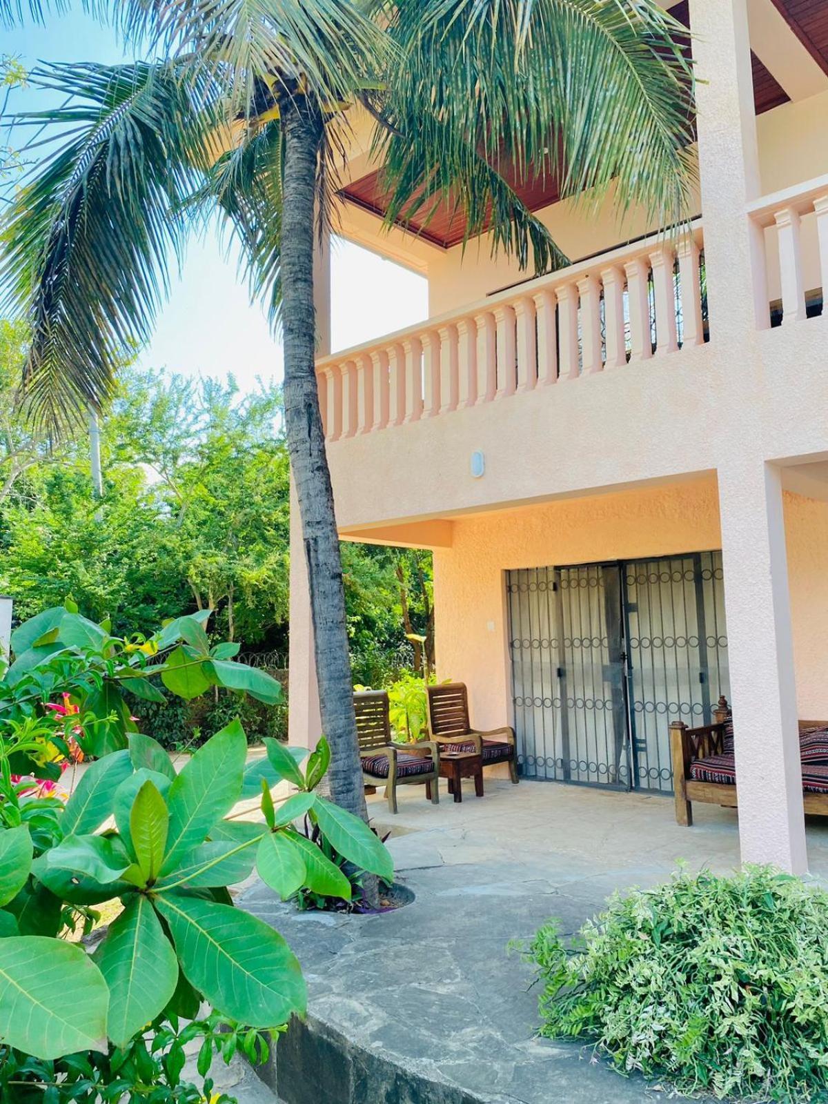 Tradewinds Lodge Diani Beach Exterior photo